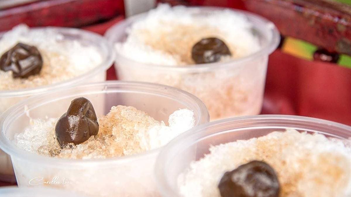 夏天才有的杏仁露，是陪伴許多彰化人長大的清涼老滋味。（圖片來源：卡琳。摸魚兒趣）