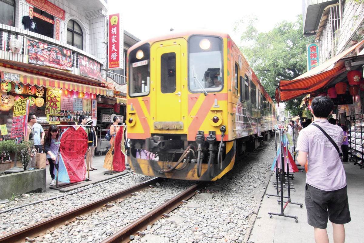 台版「尼加拉瀑布」免費拍爆!6月起延長開放時間,順遊森林吊橋、復古老街 台版「尼加拉瀑布」免費拍爆!6月起延長開放時間,順遊森林吊橋、復古老街