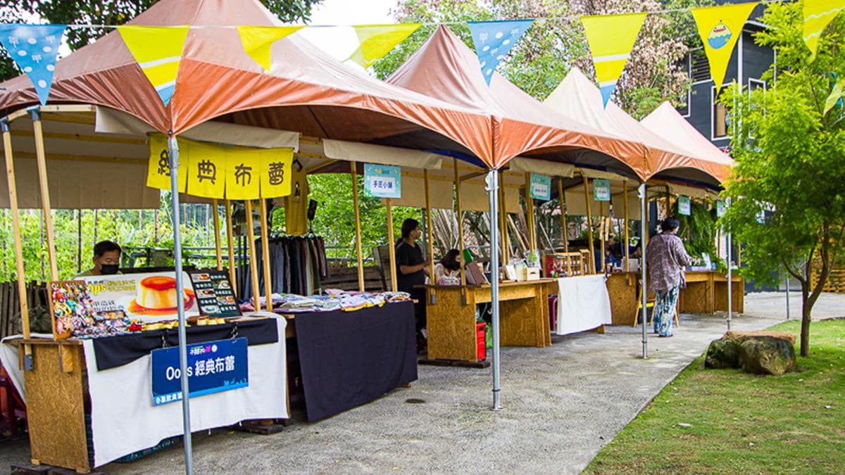 一旁還有綠色植栽攤位、文創市集可以來逛逛。（圖片來源：史努比遊樂園）