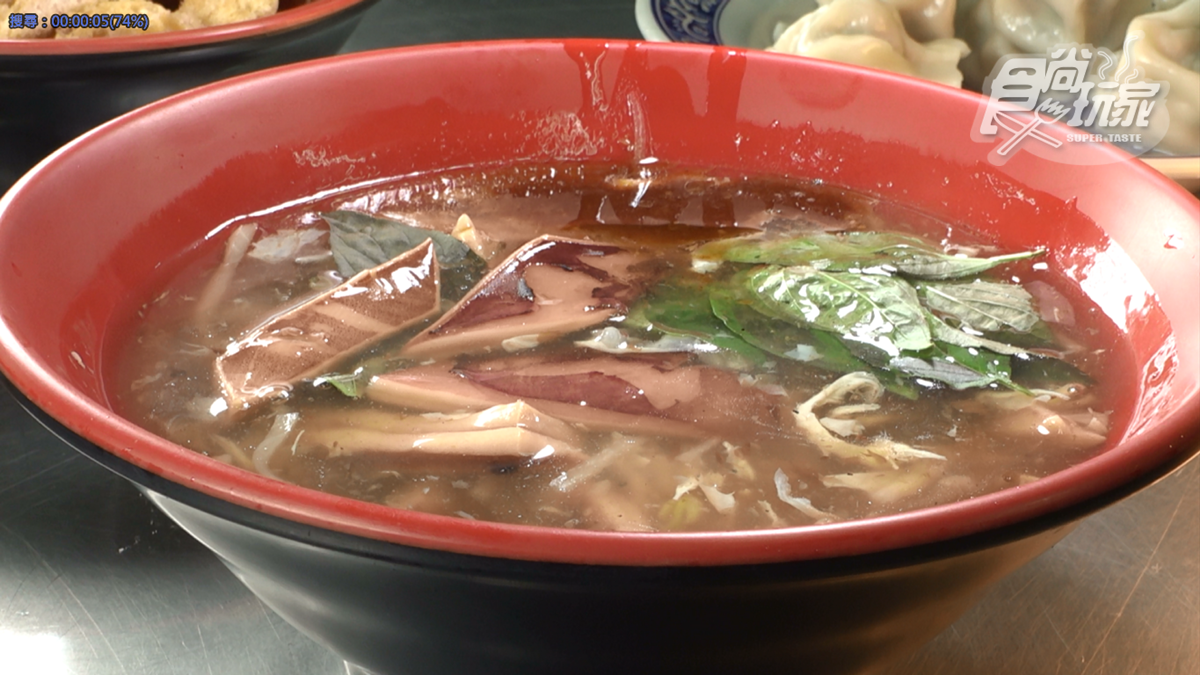 店家還有販賣魷魚羹。