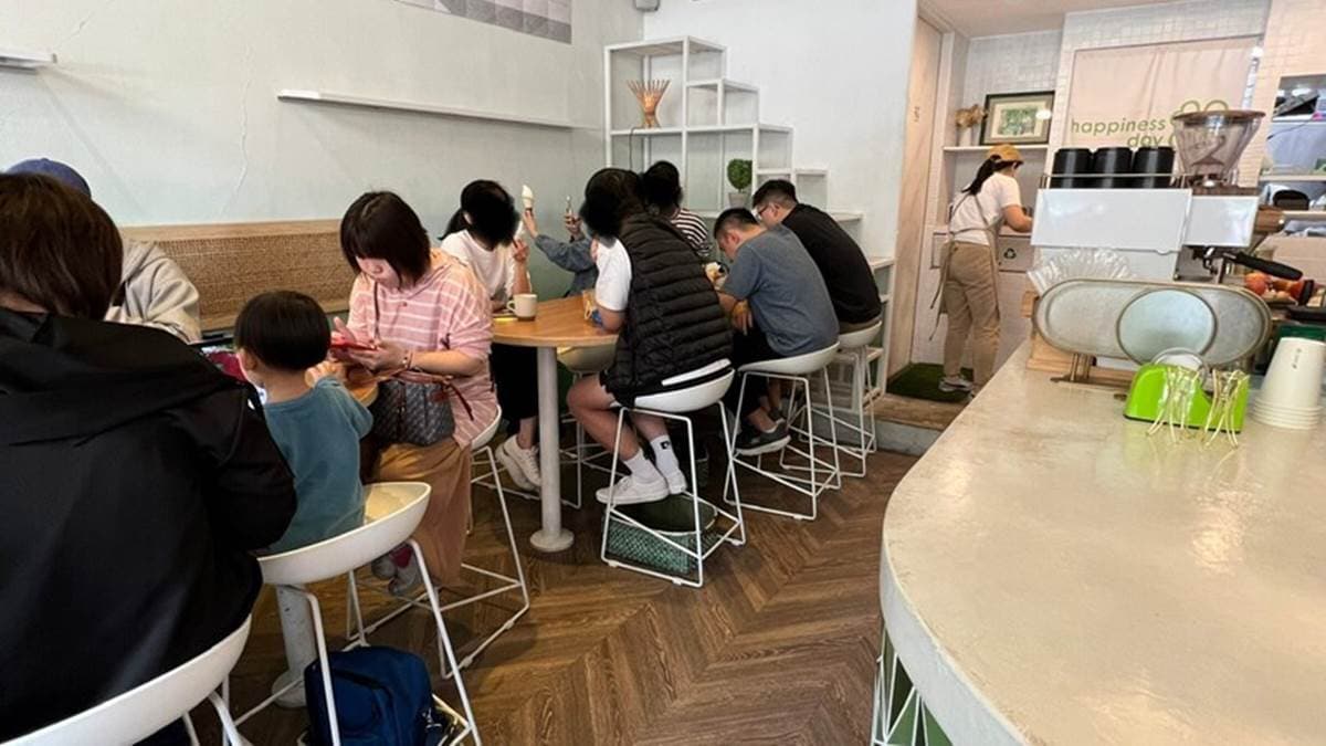 店內的用餐區域並不大，常常座無虛席。（圖片來源：馬馬虎虎 mamahuhu）