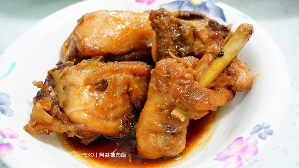 單點「三杯雞」竟然只要25元，是推薦必點的配菜。（圖片來源：PEKOのSimple Life）