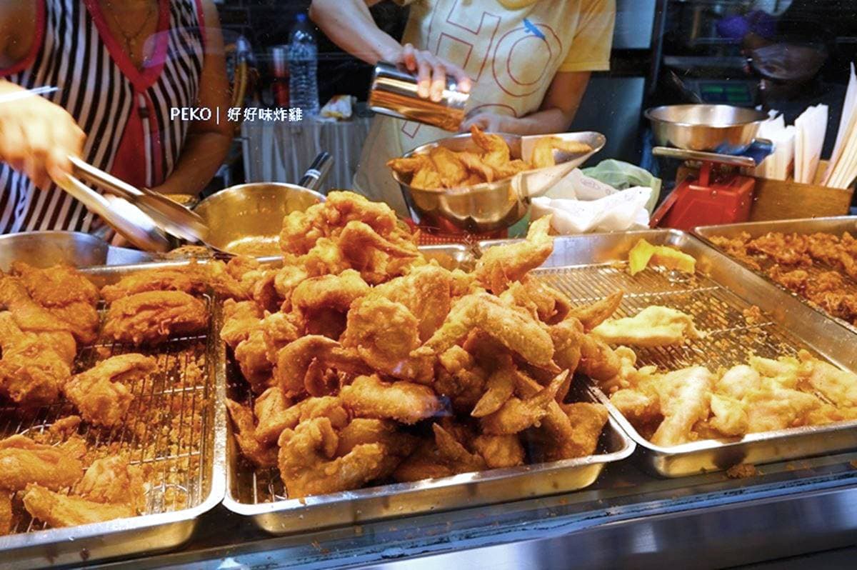 在地人才懂逛!板橋裕民街夜市6必吃美食:爆量蔥花湯包、15元佛心滷肉飯 板橋裕民街美食:好好味炸雞