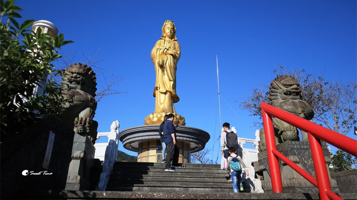 至高點處有１座高約11公尺的觀音聖像，感覺相當壯觀。（圖片來源：Sweet Tina樂在生活分享）