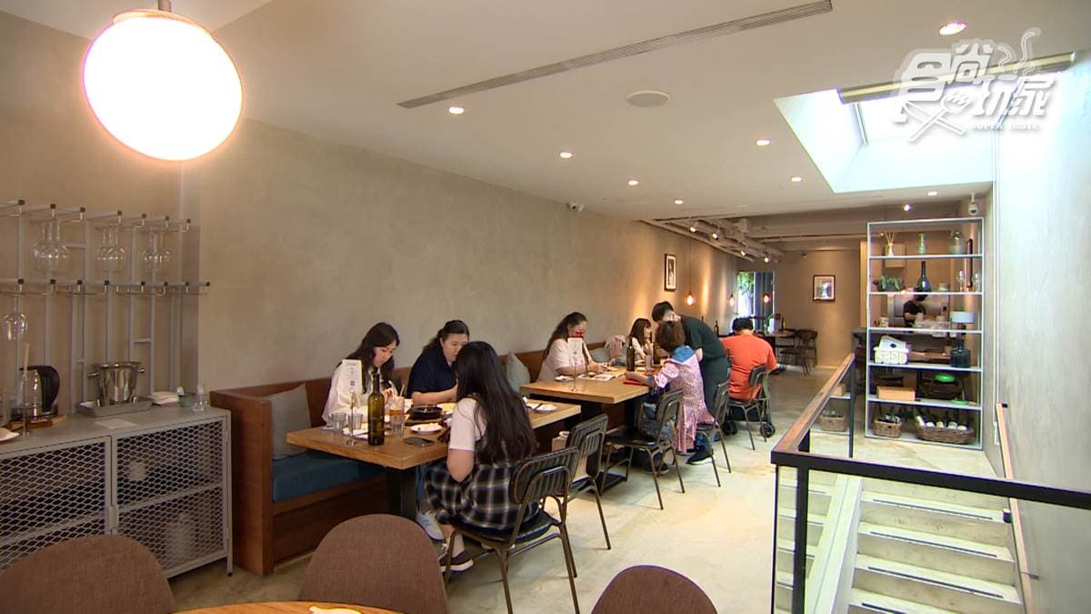 藏身文青老宅的創意台菜餐廳，是茶館也是熱炒餐酒館。