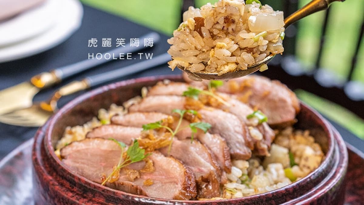「櫻桃鴨肉飯」厚實鮮嫩的櫻桃鴨胸滿足肉食味蕾。（圖片來源：虎麗笑嗨嗨）