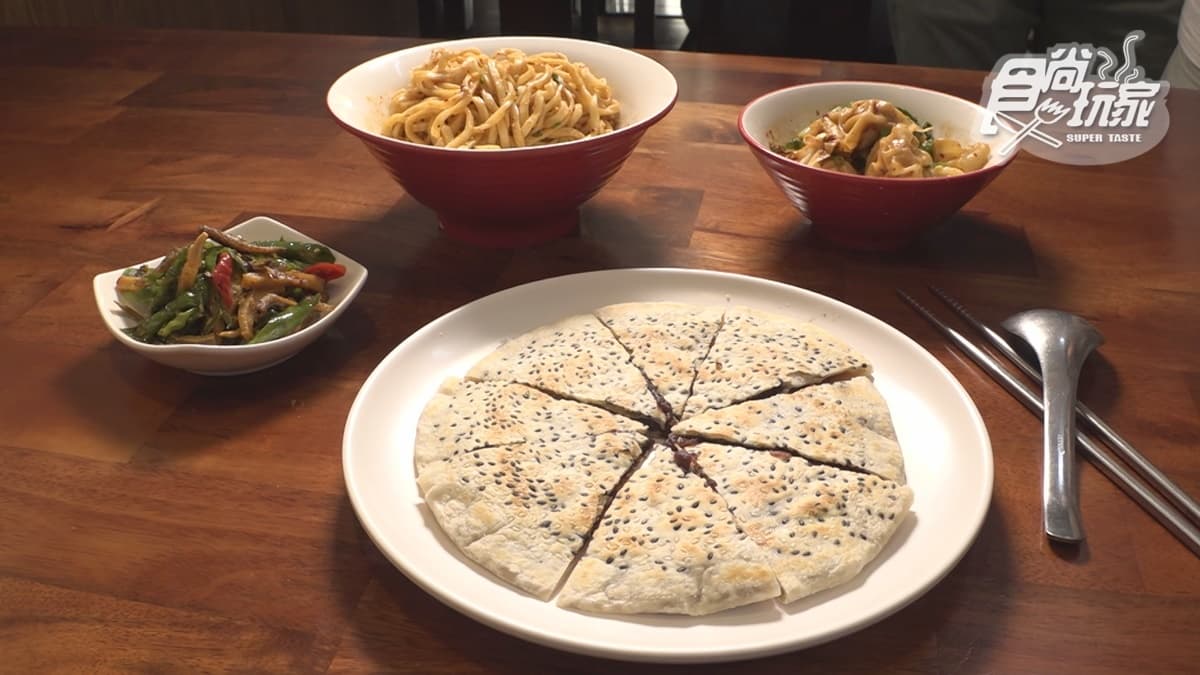 獨特的「豆沙鍋餅」也必點來嘗鮮。