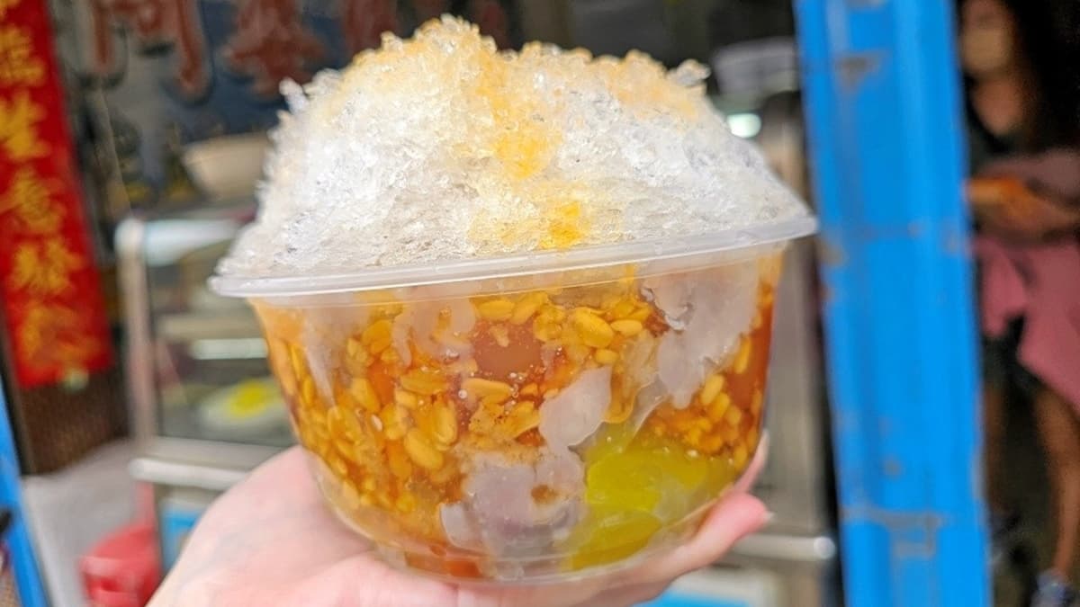 整碗滿滿的綠豆蒜不但分量超大，還能加冰、加糖水超佛心。（圖片來源：Yuki's Life）
