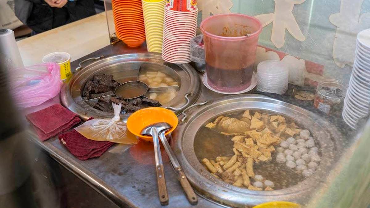 甜不辣湯頭也是自家熬煮，甘甜好喝。（圖片來源：算命的說我很愛吃）