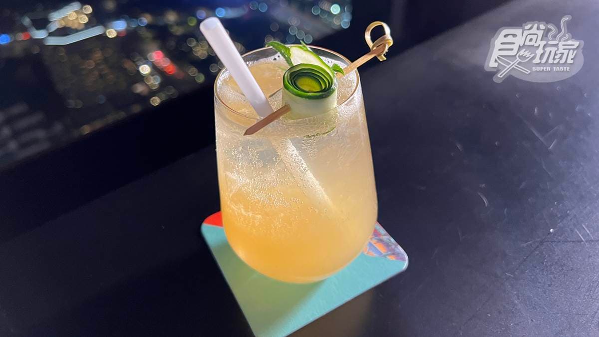 「翡翠桂花綠」結合唐寧茶、氣泡水，是無添加酒精的飲品。
