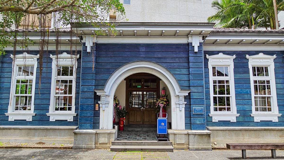 店面進駐在百年古蹟「藍屋」之中。（圖片來源：宜蘭ㄚ欣的美食日誌）