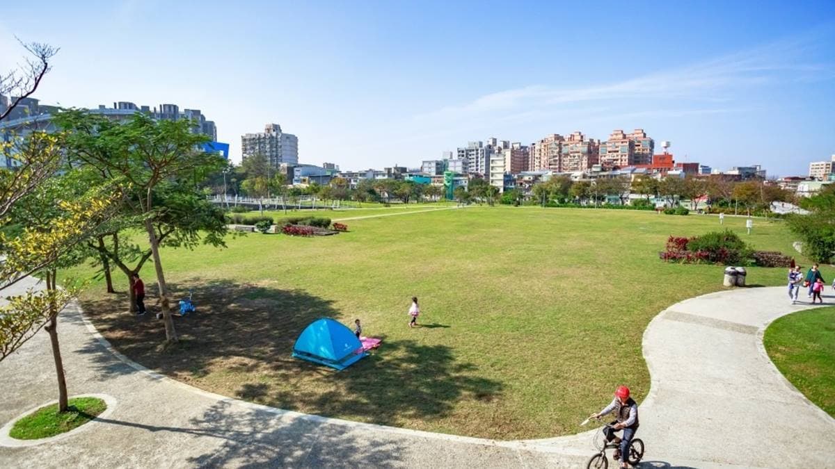 「新勢公園」位於平鎮區，占地4.6公頃。（圖片來源：愛伯特吃喝玩樂全記錄）