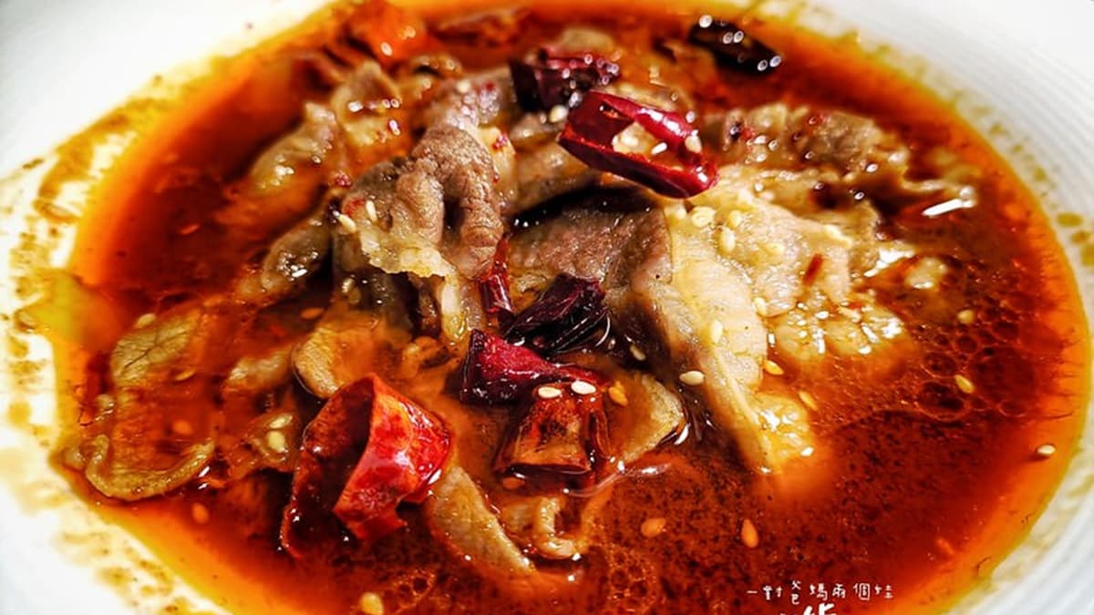 「辣味水煮牛」肉嫩又對味，以吃到飽來說算是高CP值菜色。（圖片來源：一對爸媽兩個娃的吃貨人生）