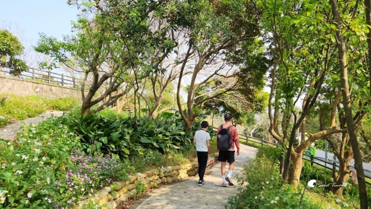 通往觀景台的步道簡單好步行，適合全家一同賞景。（圖片來源：Sweet Tina 樂在生活分享）