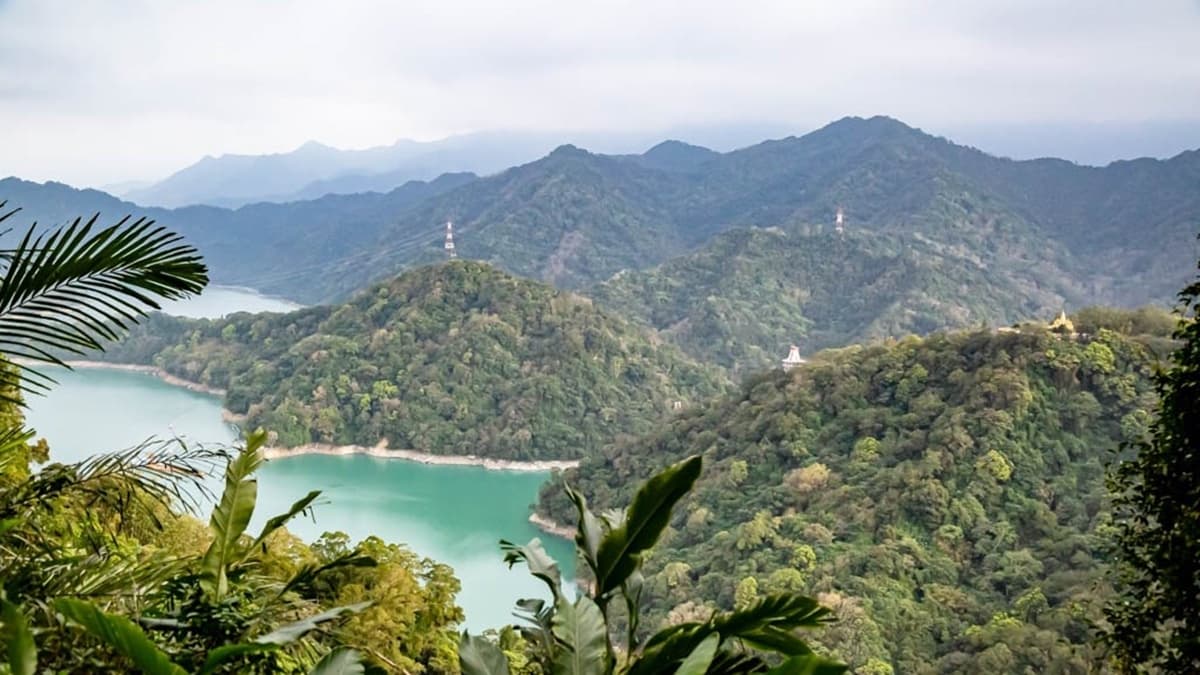 因坐擁石門水庫壯麗美景及龍潭、大溪街景，成為在地人踏青首選。（圖片來源：愛伯特吃喝玩樂全記錄）