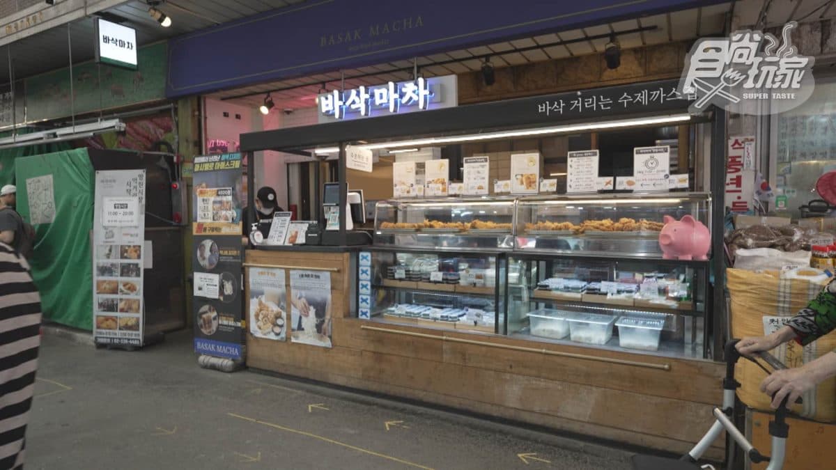 「Basak Matcha」是首爾望遠市場的網美打卡甜點店。