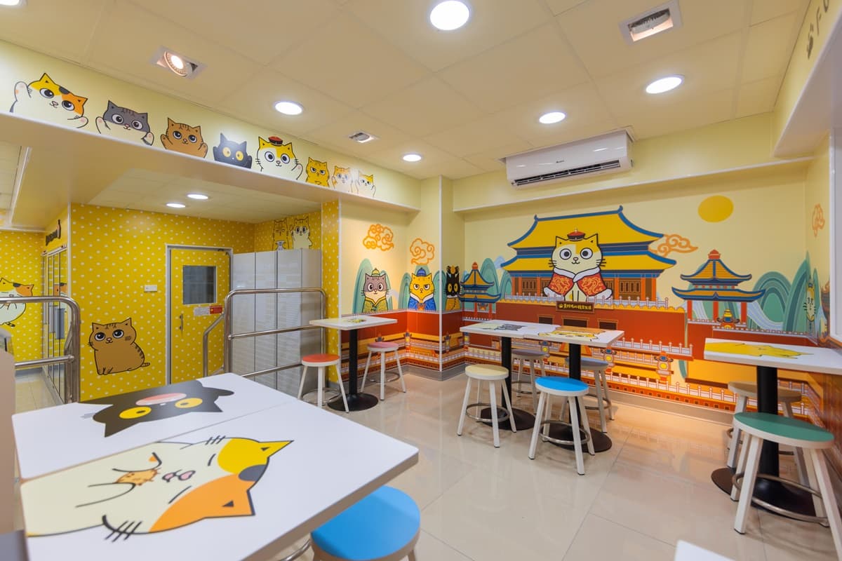全台首家「7-11x黃阿瑪主題店」太好拍!超Q宮廷風用餐區、咖啡專屬杯快朝聖 全台首家「7-11x黃阿瑪主題店」太好拍!超Q宮廷風用餐區、咖啡專屬杯快朝聖