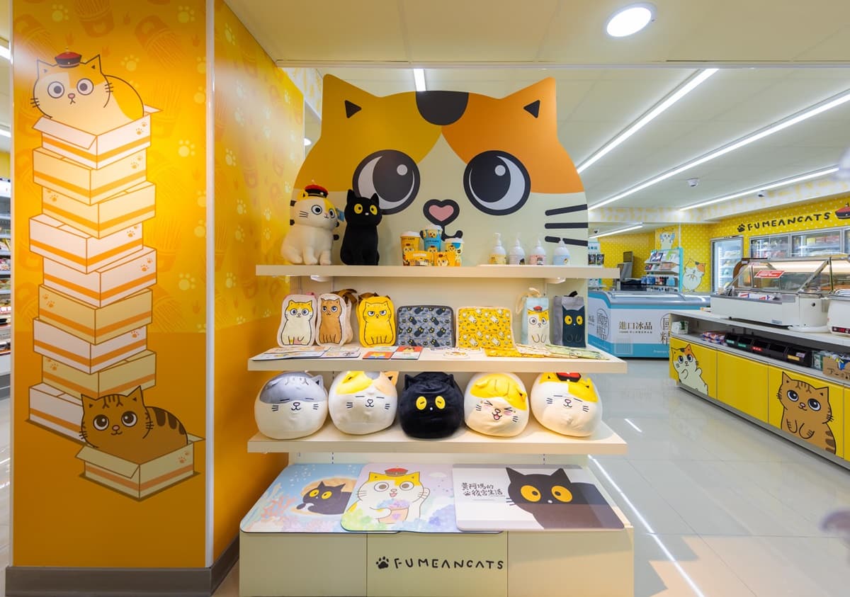 全台首家「7-11x黃阿瑪主題店」太好拍!超Q宮廷風用餐區、咖啡專屬杯快朝聖 全台首家「7-11x黃阿瑪主題店」太好拍!超Q宮廷風用餐區、咖啡專屬杯快朝聖
