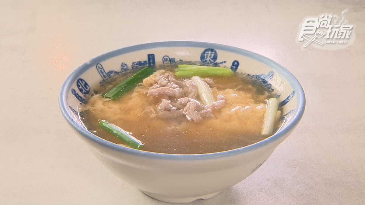 鴨蛋湯的柴魚味非常濃，鴨蛋的蛋花蛋香味濃又滑嫩。