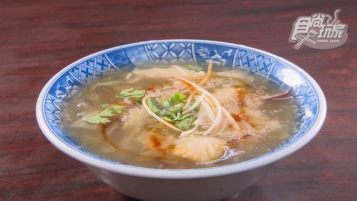 「綜合羹」湯頭帶有甜味，嘗得到海鮮食材本身的鮮味。