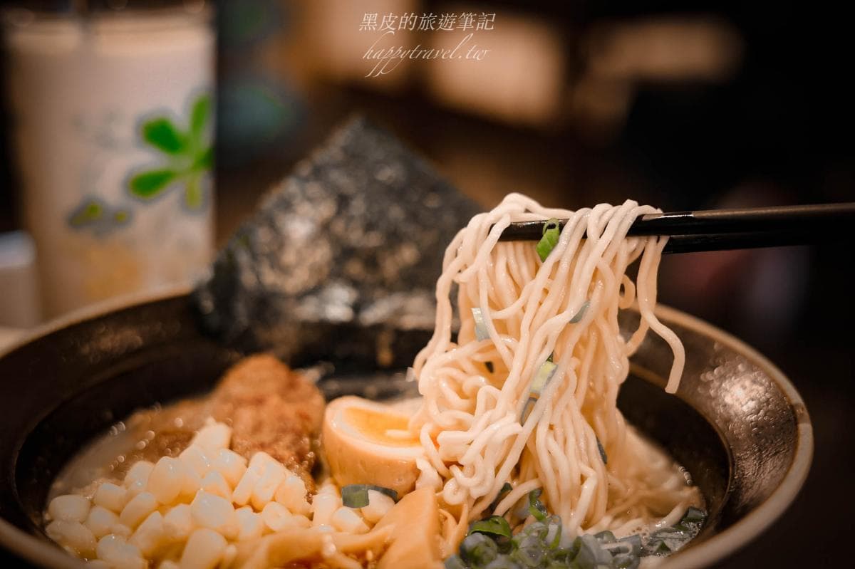 真的吃下去了!部落客帶路吃「巨無霸青蛙拉麵」:蒜香蛙肉有嚼勁、湯頭超鮮 真的吃下去了!部落客帶路吃「巨無霸青蛙拉麵」:蒜香蛙肉有嚼勁、湯頭超鮮