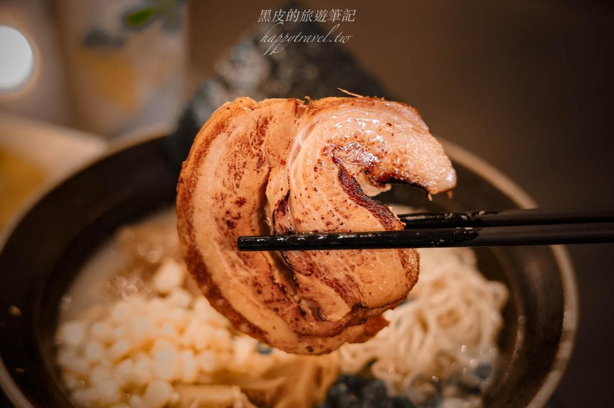 真的吃下去了!部落客帶路吃「巨無霸青蛙拉麵」:蒜香蛙肉有嚼勁、湯頭超鮮 真的吃下去了!部落客帶路吃「巨無霸青蛙拉麵」:蒜香蛙肉有嚼勁、湯頭超鮮