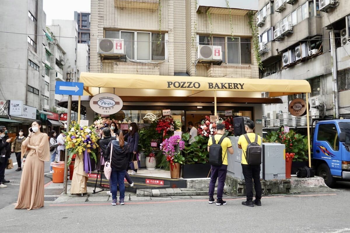 麵包店驚見巨大魚頭！超擬真「鮭魚蛋糕」隱身傳奇名店，壽司、茶碗蒸變甜點