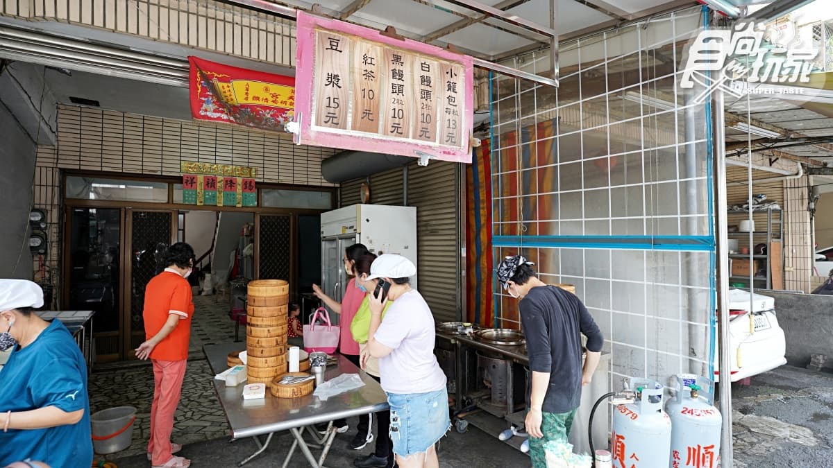 台南在地激推！安南區５銅板小吃：20元蝦仁飯、10元爆餡紅豆餅、蚵仔蔥油餅