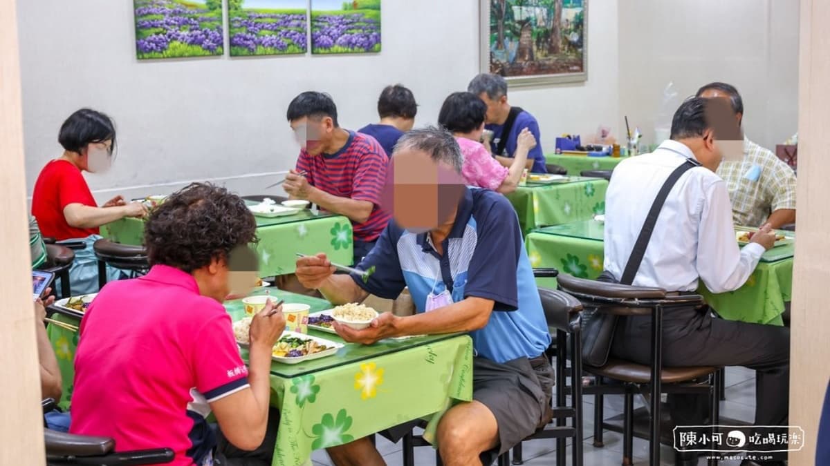 內用環境乾淨還有冷氣和洗手間，沒有油煙大大加分。（圖片來源：陳小可的吃喝玩樂）