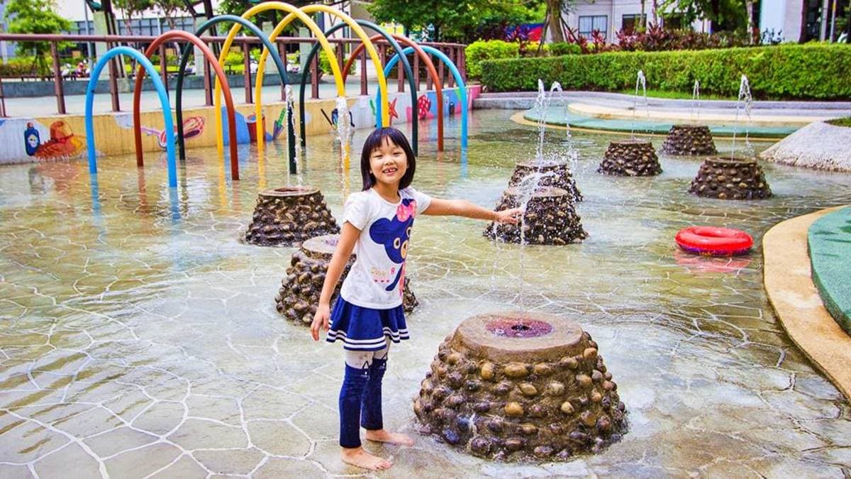 戲水池的水會導入灑水系統，澆灑公園內的花草樹木，讓水資源能夠源循環再利用。（圖片來源：史努比遊樂園）