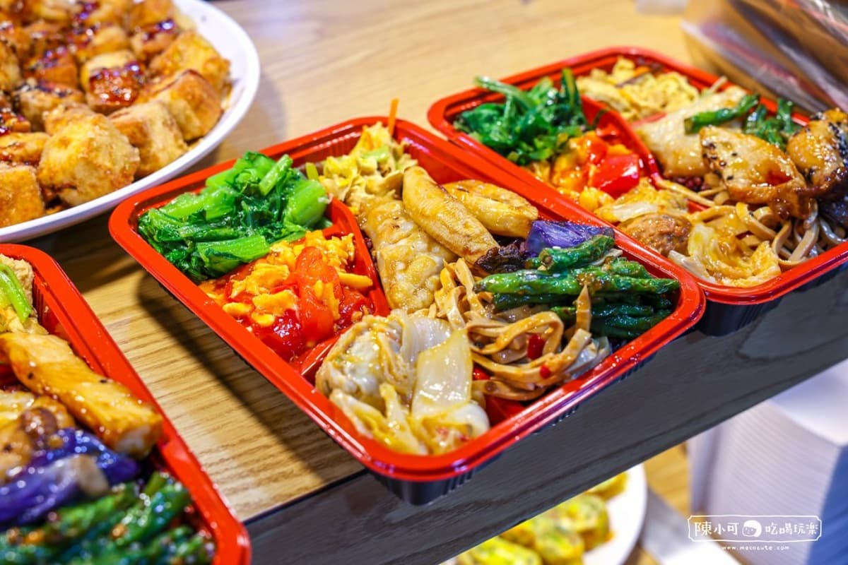 10元白飯、地瓜粥吃到飽！板橋「佛系自助餐」50道菜任夾，網推素食者的天堂