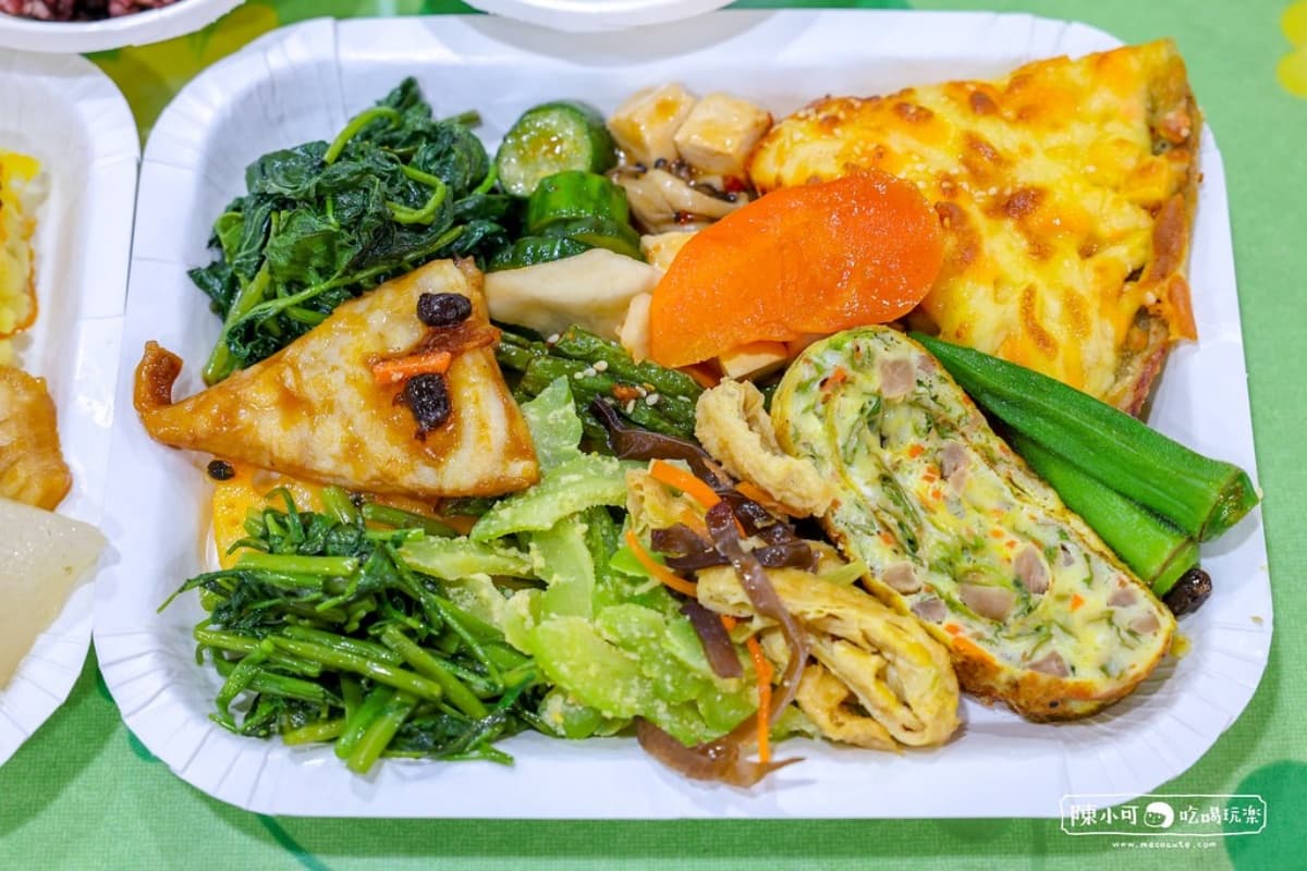 10元白飯、地瓜粥吃到飽！板橋「佛系自助餐」50道菜任夾，網推素食者的天堂