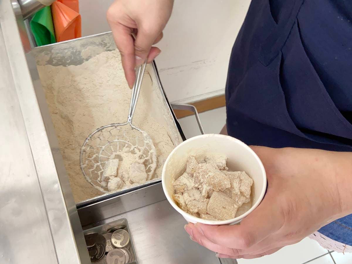 快失傳的「台版和菓子」！60年古早味「麵茶冰Ｑ涼粉」，賣完就收晚來吃不到