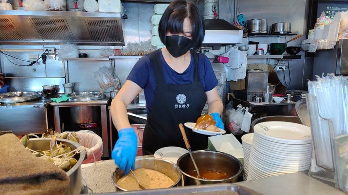 醬料就是台南常見的偏甜口味。（圖片來源：跳躍的宅男）