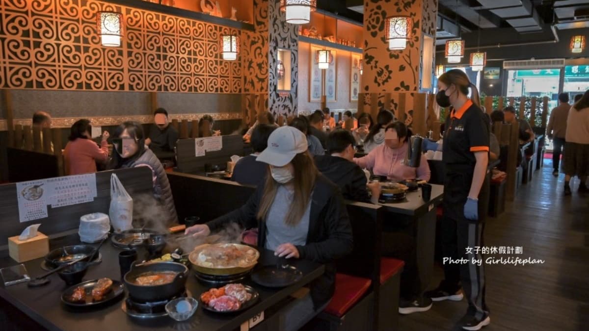 「韓食本部」是韓國人來台開的店，主打平價韓式料理到飽。（圖片來源：女子的休假計劃）