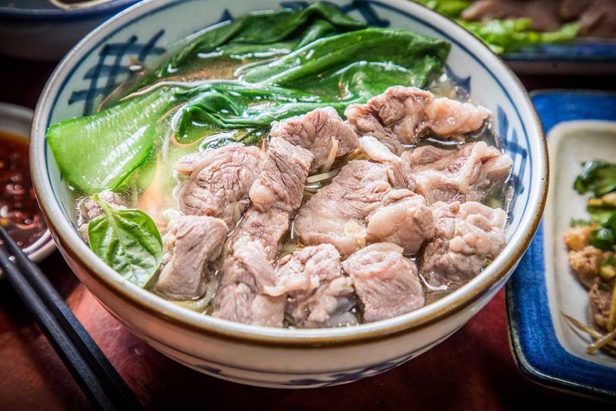 68元爽嗑爆量蝦滷飯！桃園「阿嬤味家常菜」通通佛心價，清燉牛肉麵免百元