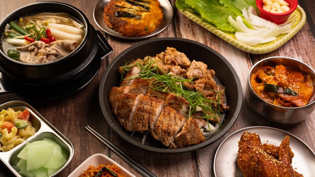 90元吃海鮮煎餅、炸雞翅！超夯「八色烤肉」１人開嗑，再享限定炙焰迷你烤