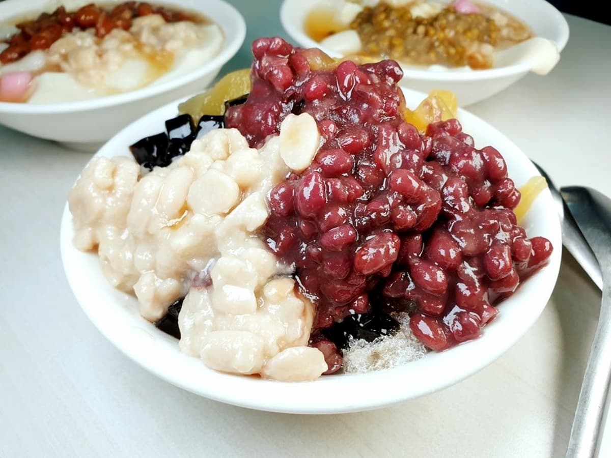 加冰加湯都免費！台中激推「佛心豆花」給料不手軟，必加古早味鳳梨酸香過癮