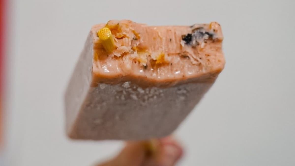 獨特的桂圓米糕口味，味道濃郁又綿密，還吃得到香甜桂圓果肉。（圖片來源：靜兒貪吃遊玩愛分享）