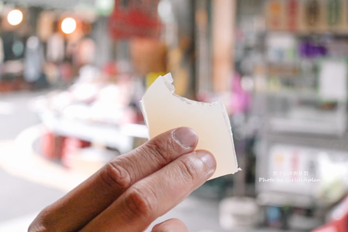 每片5元消暑開吃!傳承三代「綠豆粉粿」藏百年市場,軟Q手工涼西丸也必買 每片5元消暑開吃!傳承三代「綠豆粉粿」藏百年市場,軟Q手工涼西丸也必買