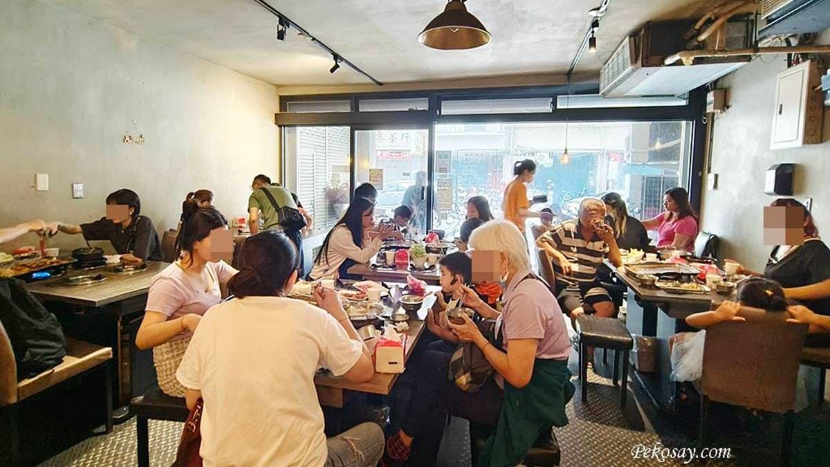 內用空間偏小，稍微擁擠，一開店就會瞬間滿桌。（圖片來源：PEKOのSimple Life）  