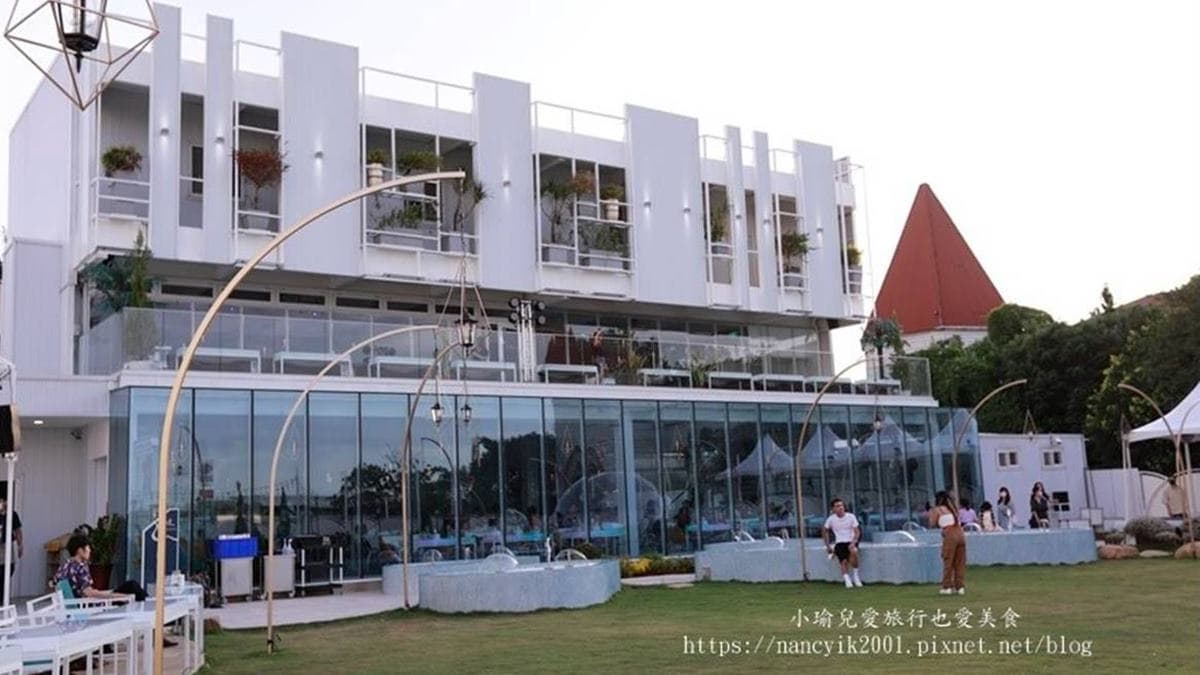 戶外還有大片草地可以給孩子跑跳！（圖片來源：小瑜兒愛旅行也愛美食）