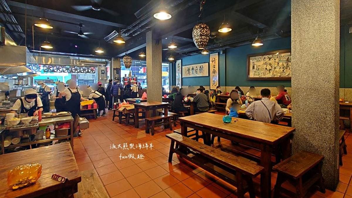 內用空間寬敞，通道也沒有擁擠感，用餐環境乾淨整潔。（圖片來源：派大熊與海綿羊fun假趣）