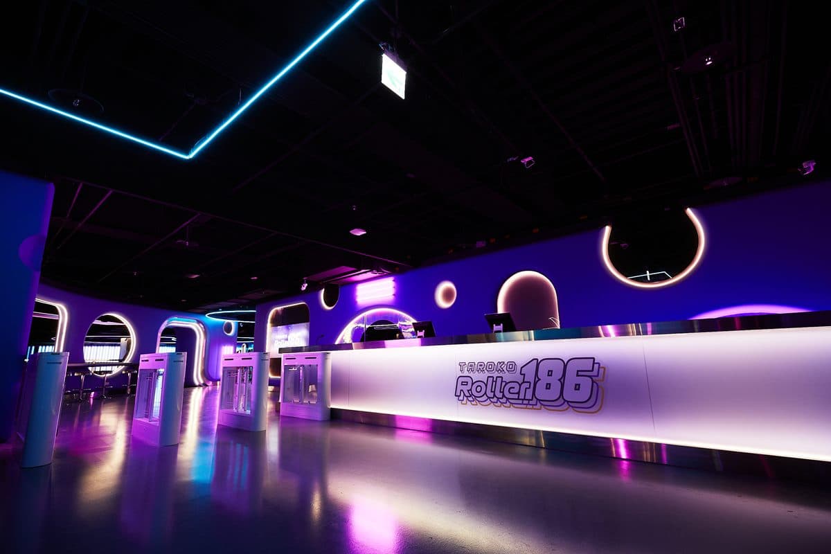【新開店】台北小巨蛋「迷幻太空」滑輪場！美式復古冰宮，450坪場景超好拍