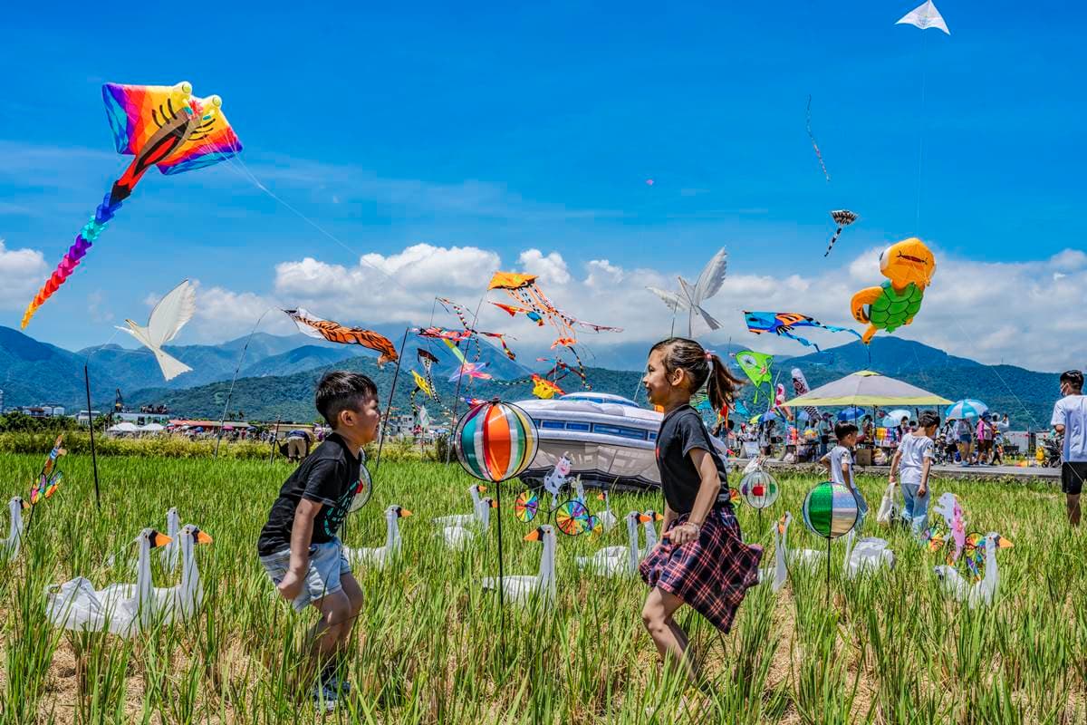 宜蘭「風箏嘉年華」快閃2天登場!快來看巨萌恐龍飛上天、體驗彩繪風箏DIY 宜蘭「風箏嘉年華」快閃2天登場!快來看巨萌恐龍飛上天、體驗彩繪風箏DIY