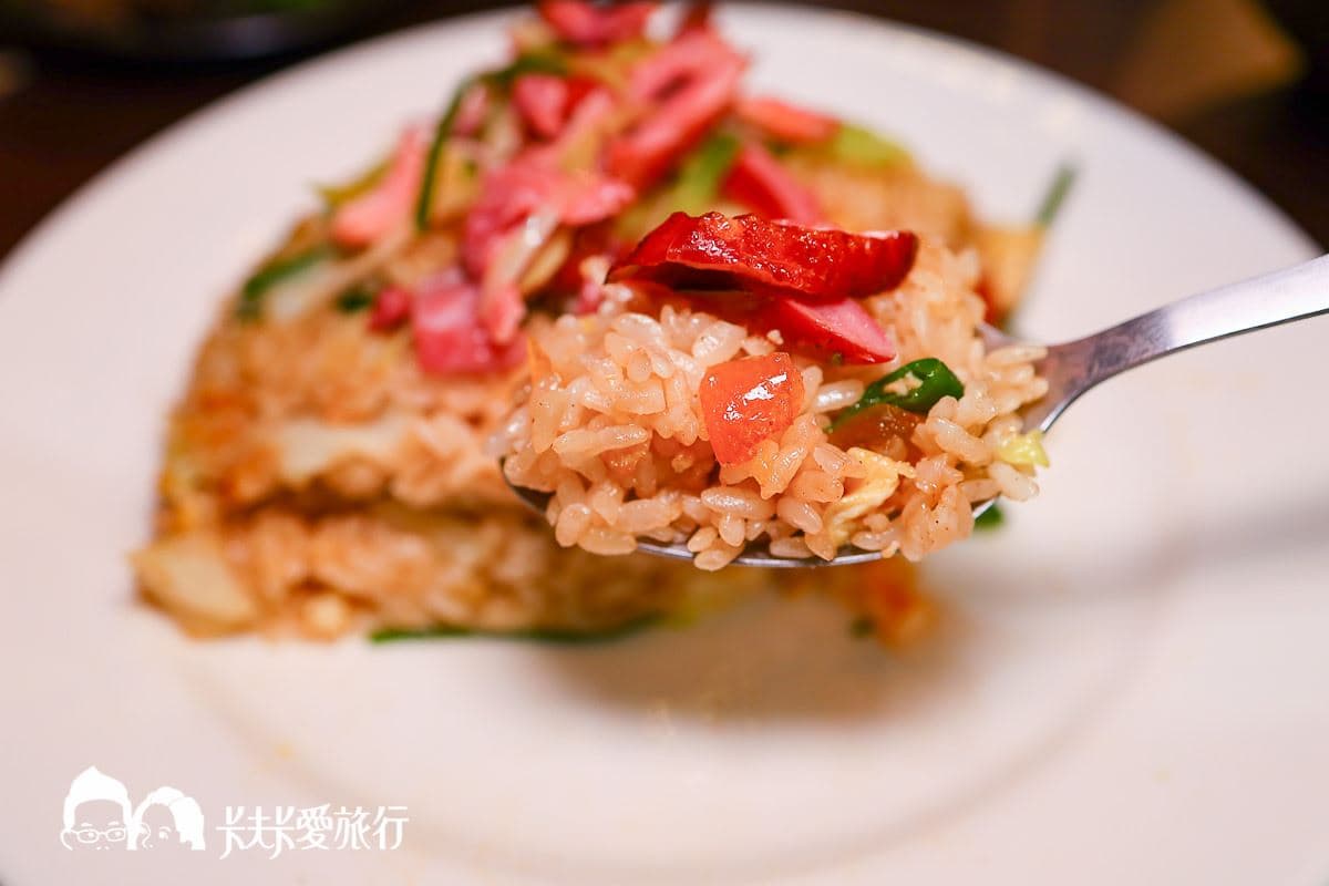 「宜蘭最強炒飯」熄燈倒數！獨門「三杯雞飯」奪冠，創意鴨賞炒飯也要吃