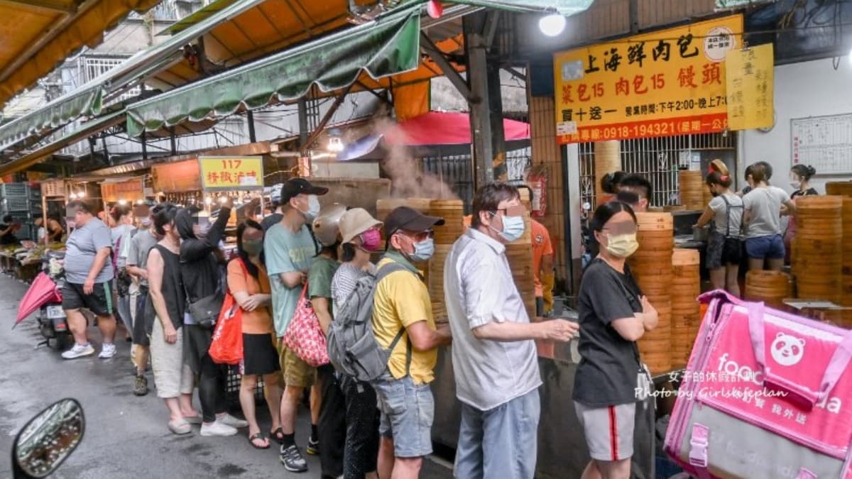 店外的排隊人潮相當多，生意真的頗好。（圖片來源：女子的休假計劃）