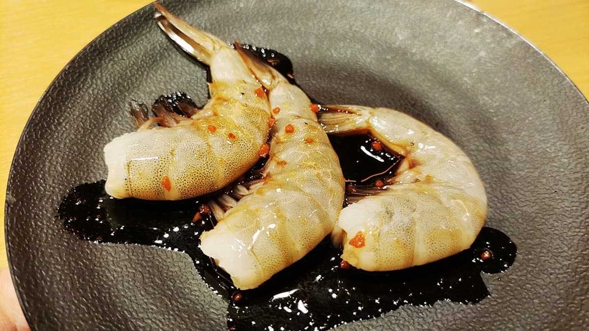 店內的海鮮食材也非常新鮮。（圖片來源：小企鵝生活趣）