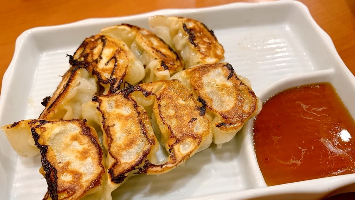 「煎餃」外皮酥脆，內餡也很有味道。（圖片來源：猴屁的異想世界）