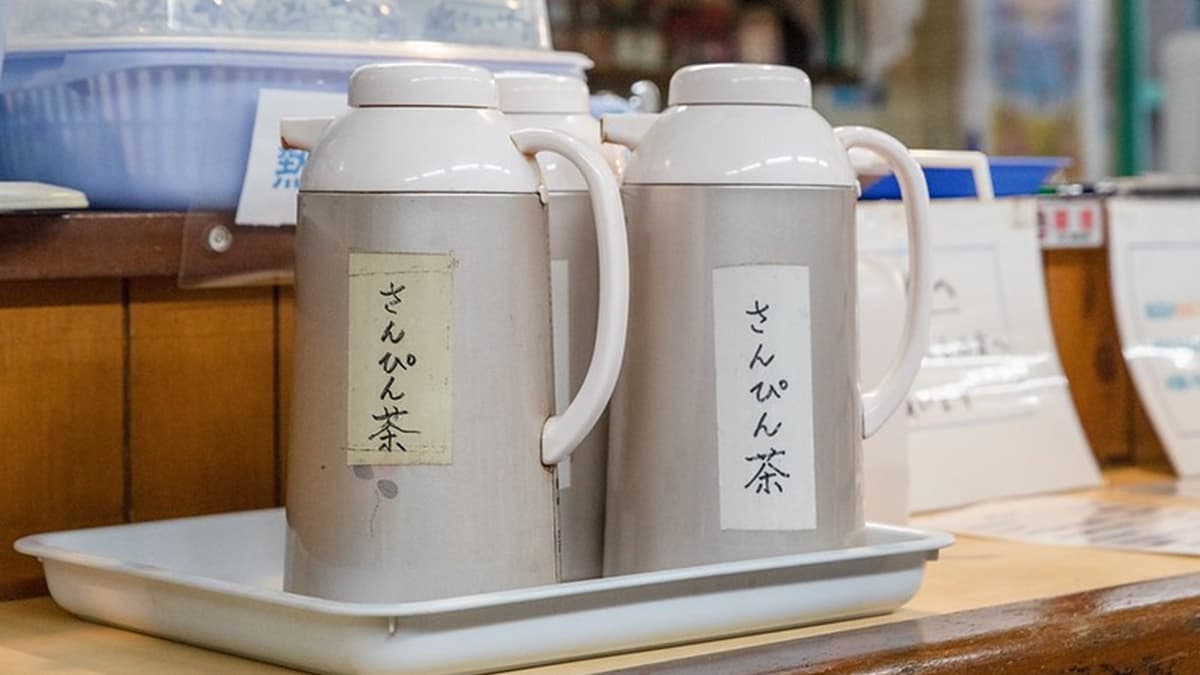 店裡也提供沖繩著名的「さんぴん茶」。（圖片來源：小虎食夢網）